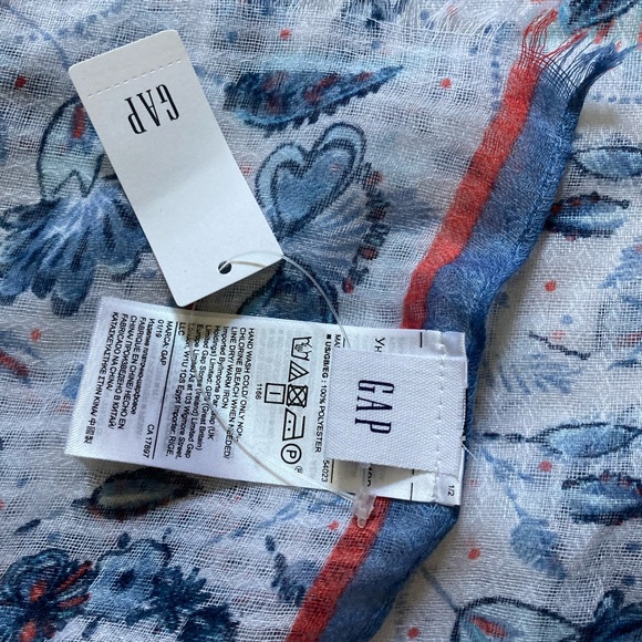 Gap, NWT Scarf - Picture 3 of 4